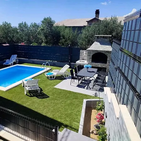 M&s S Bazenom Split - Διαμέρισμα Ποντστράνα