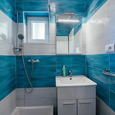 M&s S Bazenom Split - Apartamento
