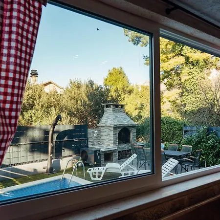 Apartman M&s S Bazenom Split - *