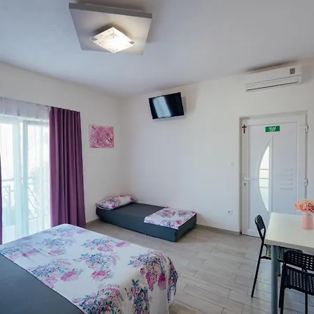 Διαμέρισμα M&s S Bazenom Split - *