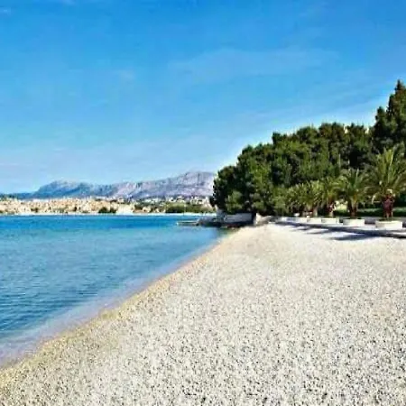 M&s S Bazenom Split - Ποντστράνα