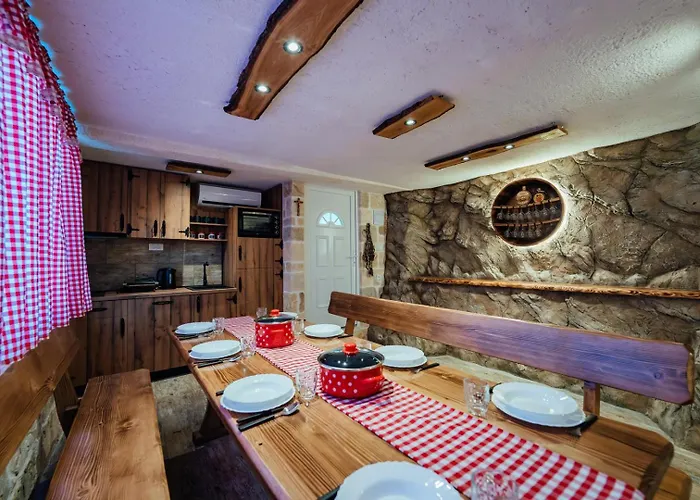 M&s S Bazenom Split -