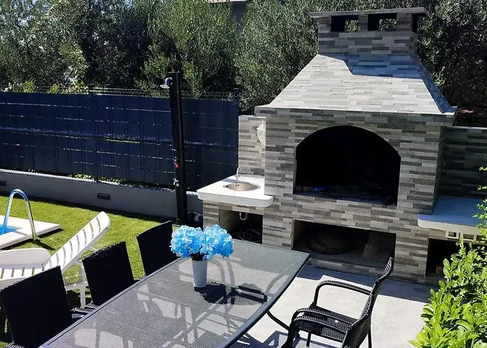 M&s S Bazenom Split - * Podstrana