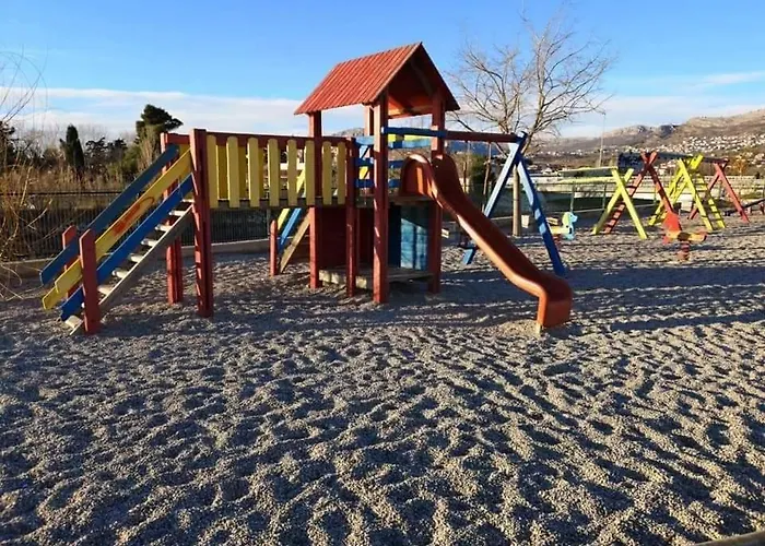 M&s S Bazenom Split - * Podstrana