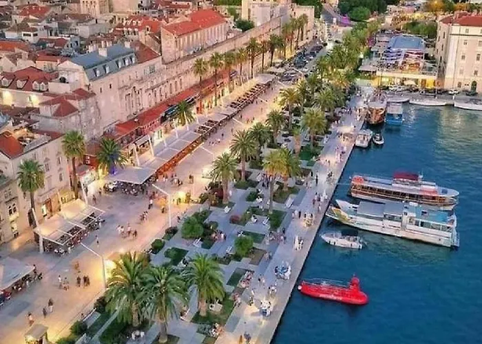 M&s S Bazenom Split - Apartmán Podstrana